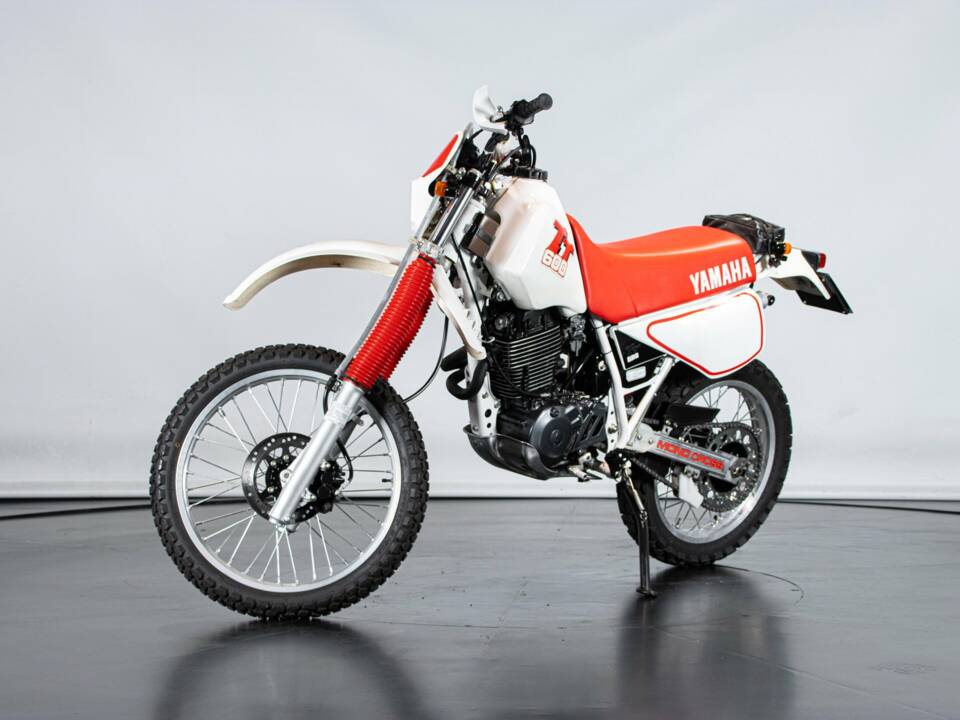 Image 7/50 de Yamaha DUMMY (1986)