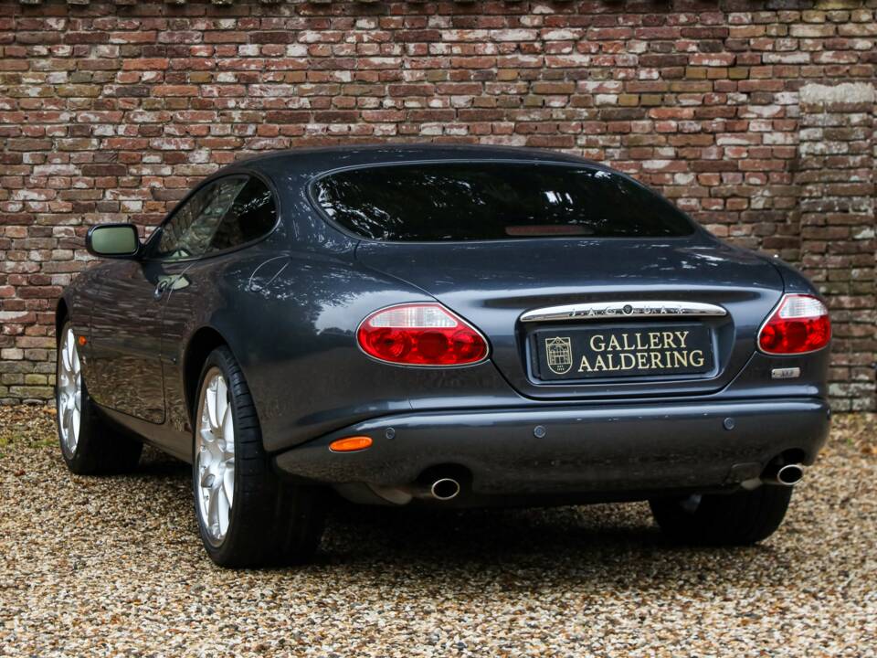 Immagine 44/50 di Jaguar XK8 4.0 (2002)