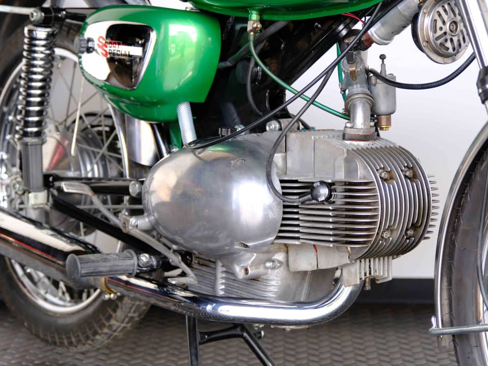 Image 14/57 of Benelli 125 Sport Special (1971)