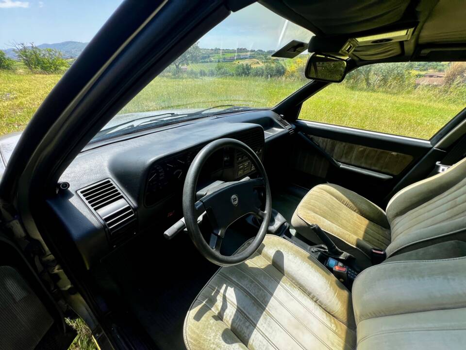 Afbeelding 67/81 van Lancia Thema I.E. (1986)