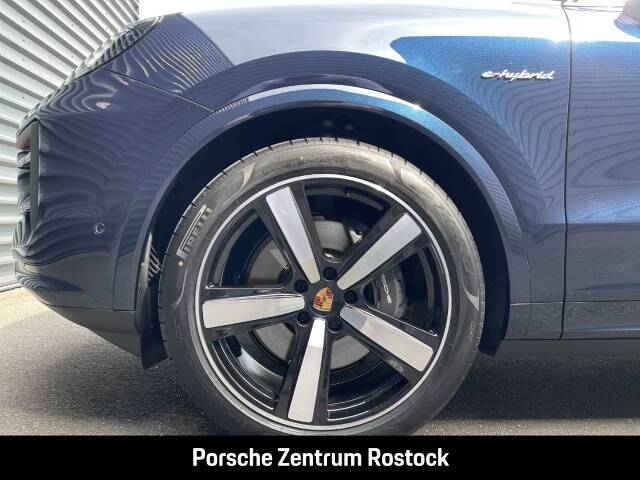 Bild 6/31 von Porsche Cayenne Coupé E-Hybrid (2025)