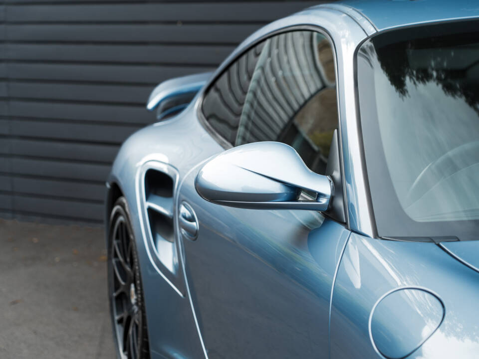 Bild 39/43 von Porsche 911 Turbo (2011)