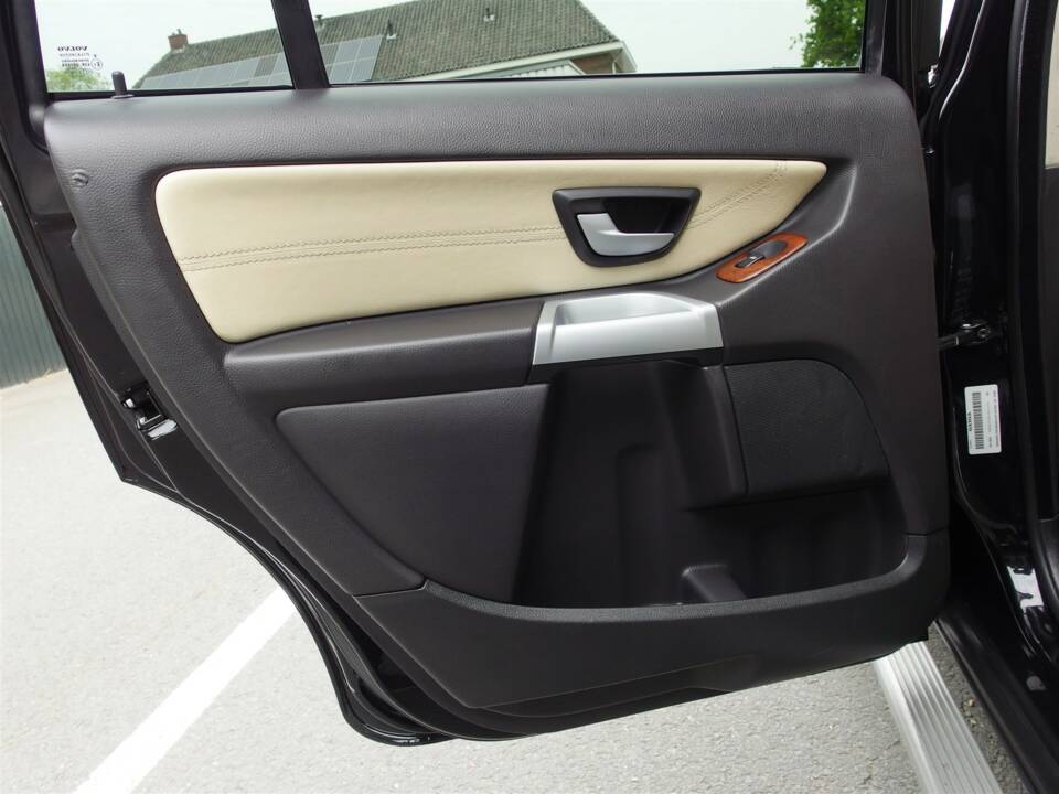Bild 34/97 von Volvo XC90 V8 (2005)