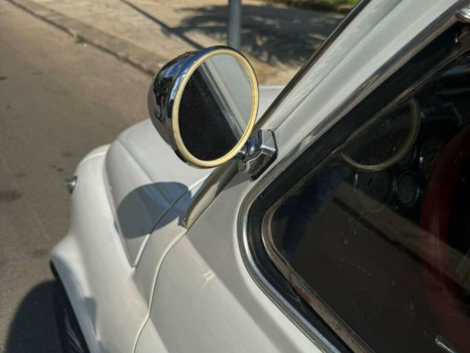 Image 18/21 of FIAT 500 L (1969)