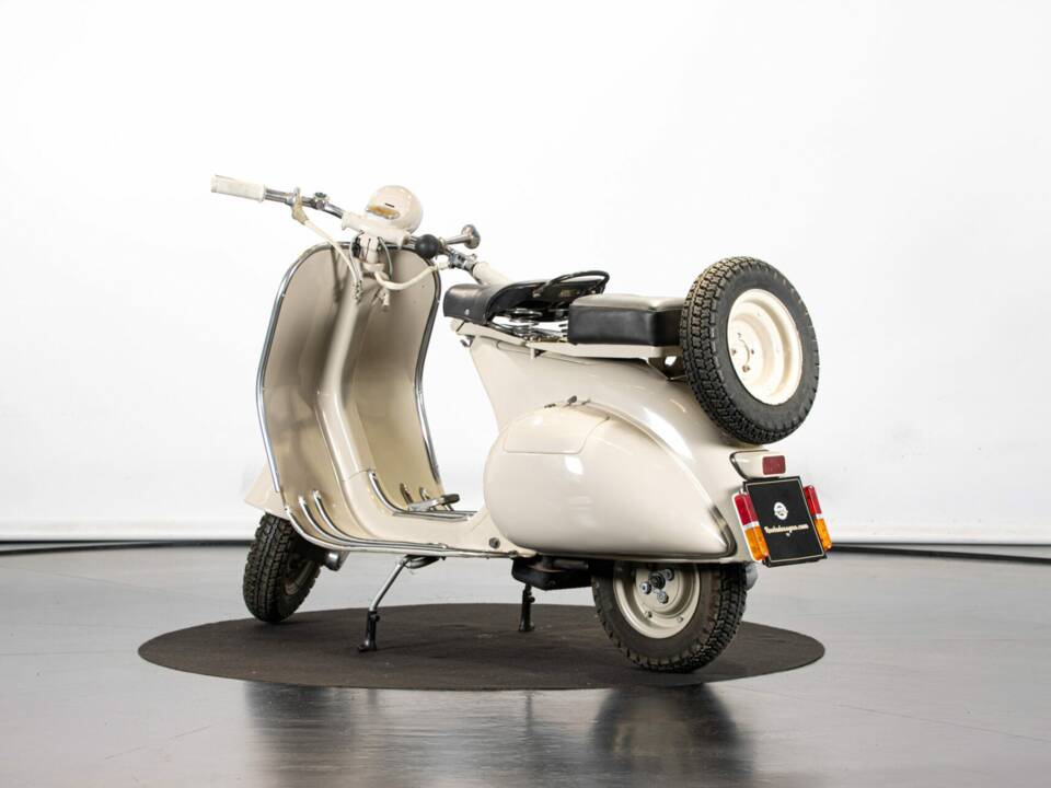 Bild 2/50 von Piaggio Vespa 150 "Struzzo" VL (1955)