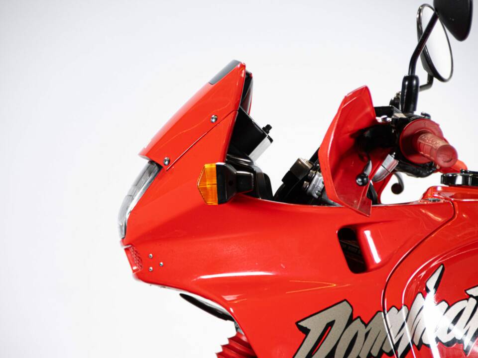 Image 22/50 de Honda NX 650 Dominator (1990)