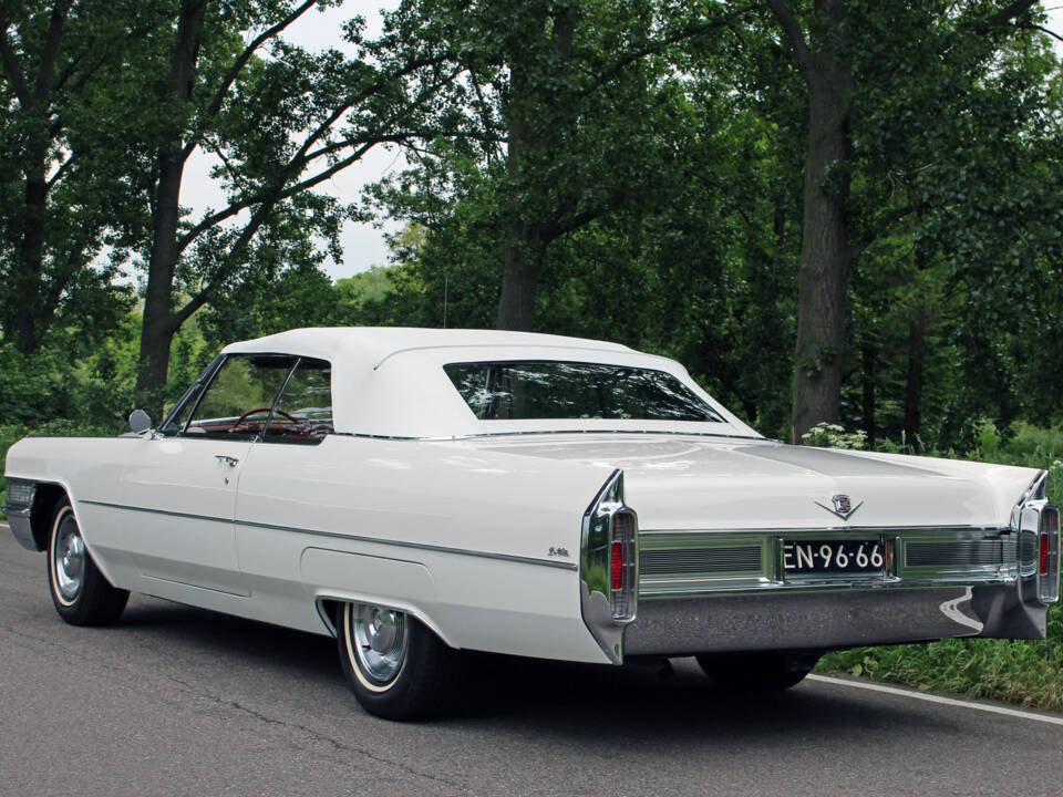 Bild 8/28 von Cadillac DeVille Convertible (1965)