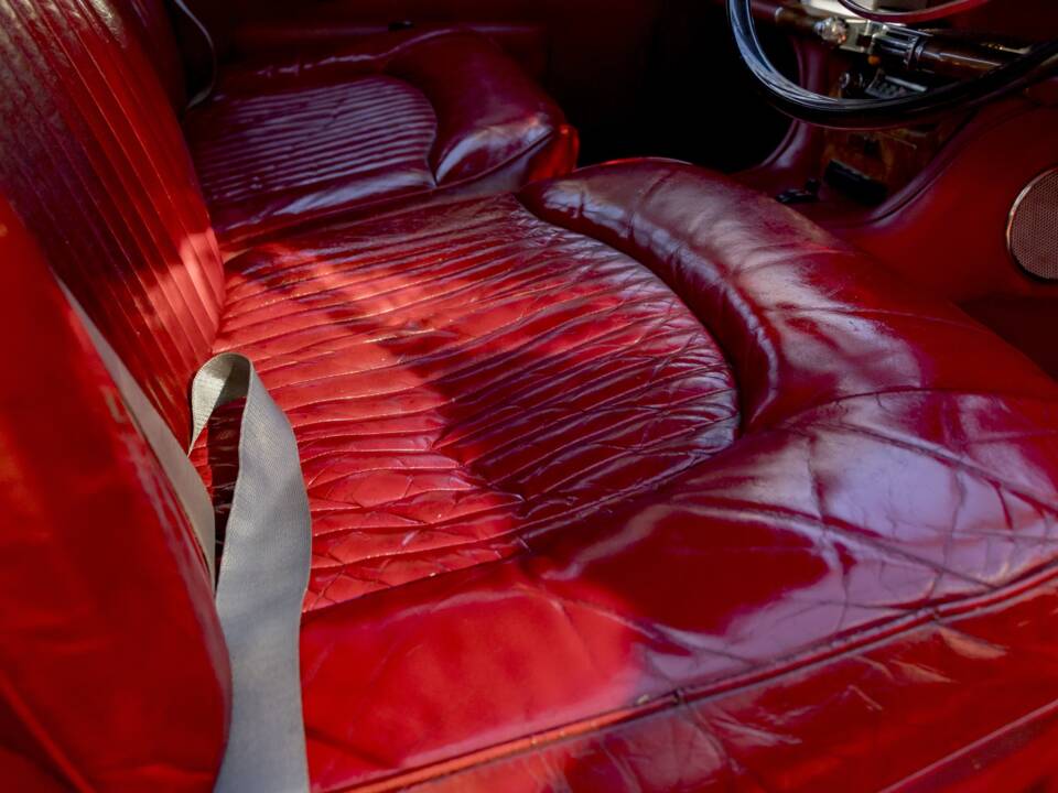 Image 25/33 of Jaguar Type S 3.4 (1968)