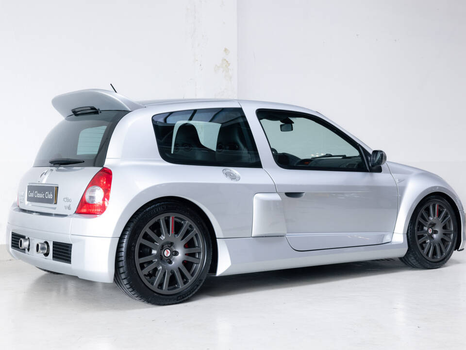 Image 32/32 of Renault Clio II V6 (2003)