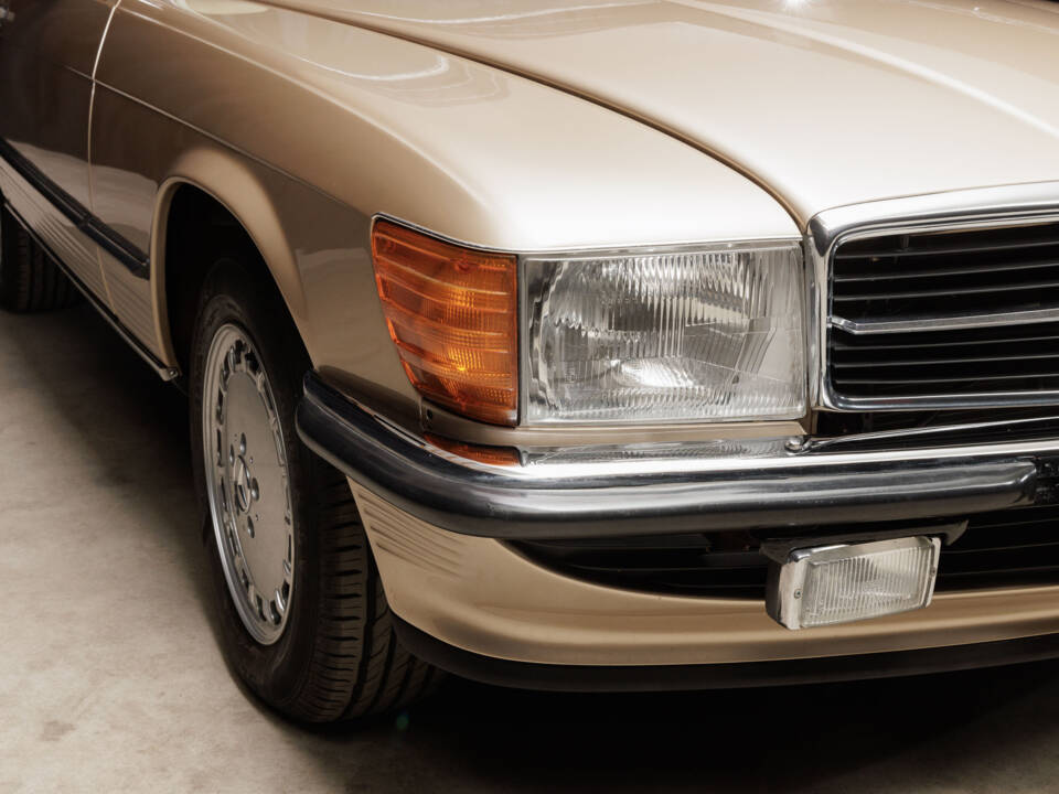 Immagine 35/71 di Mercedes-Benz 420 SL (1988)