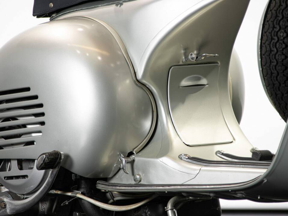 Bild 29/50 von Piaggio Vespa 150 GS (1958)