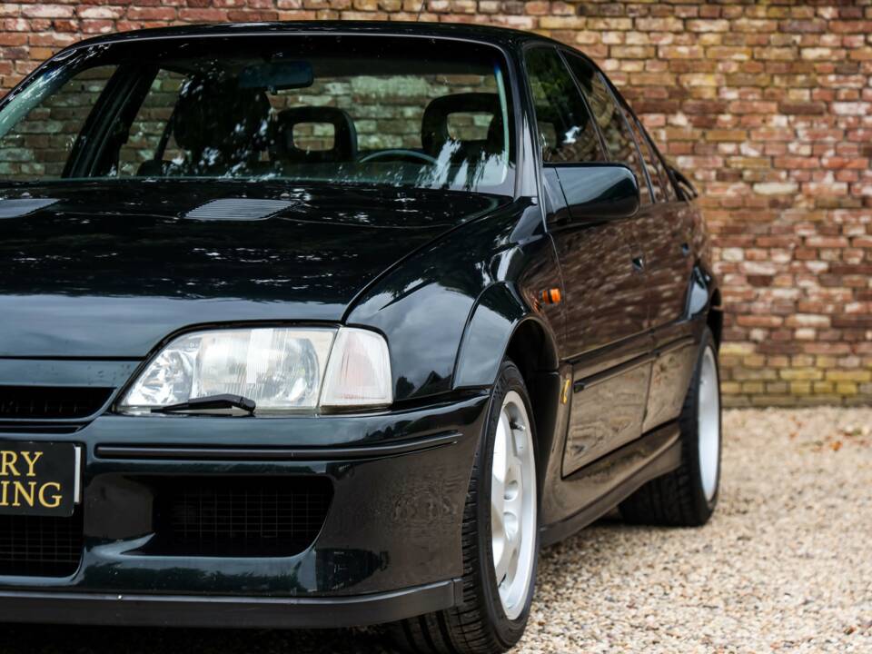 Image 17/50 de Lotus Carlton (1992)