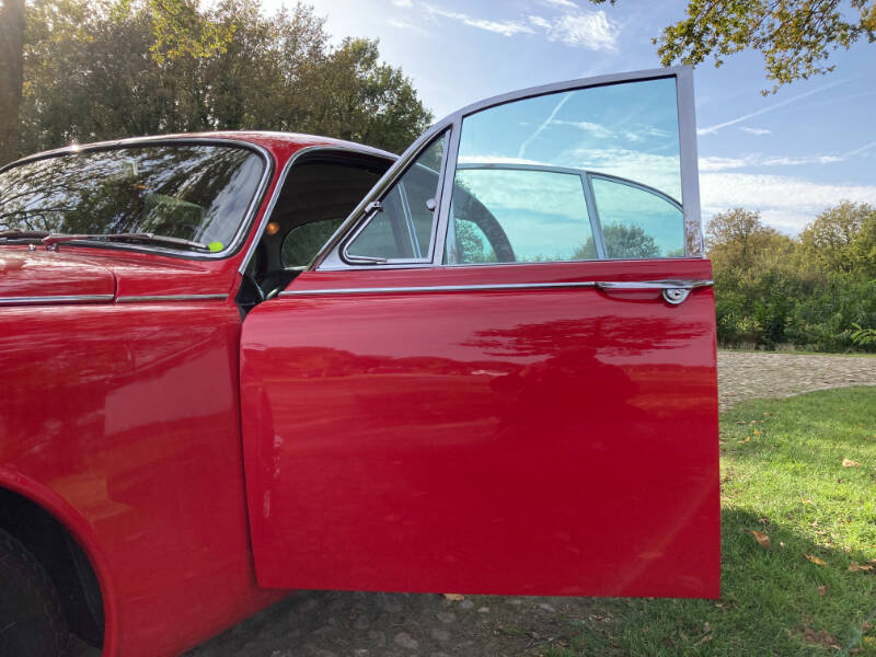 Imagen 8/45 de Jaguar Mk II 3.4 (1967)