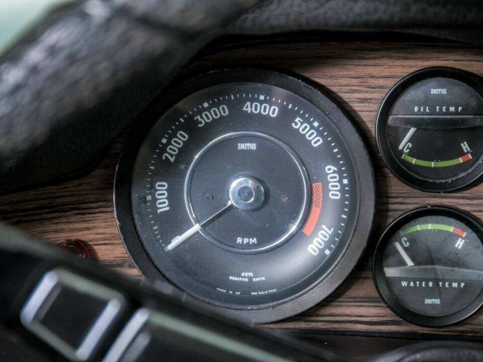 Image 20/50 of Volvo 1800 E (1971)