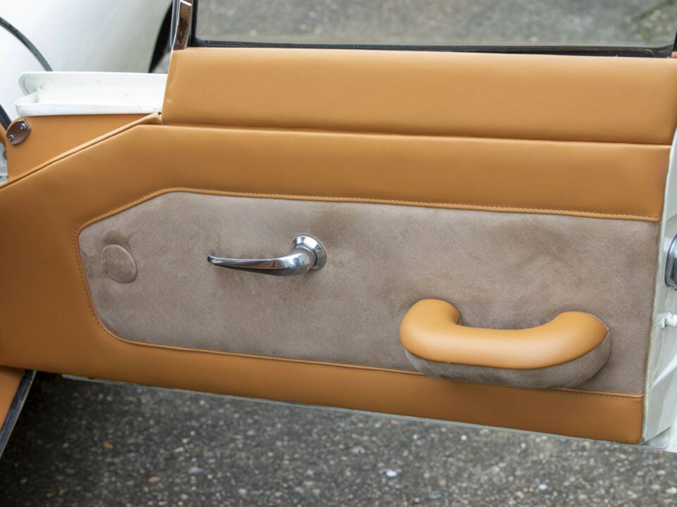 Imagen 44/50 de Jaguar E-Type 4.2 (1965)