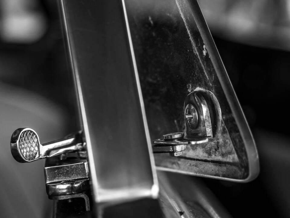 Image 22/31 of Rover 3500 S (1972)