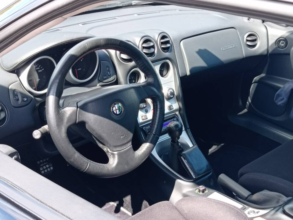 Image 11/50 of Alfa Romeo GTV 3.0 V6 24V (1999)