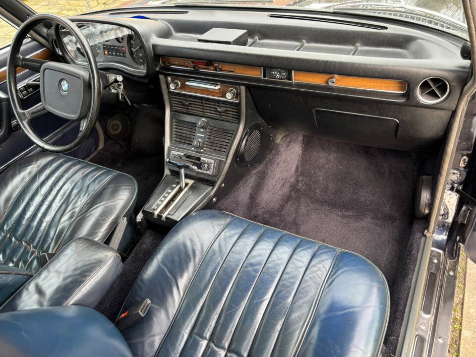 Bild 18/42 von BMW 3,3 L (1974)