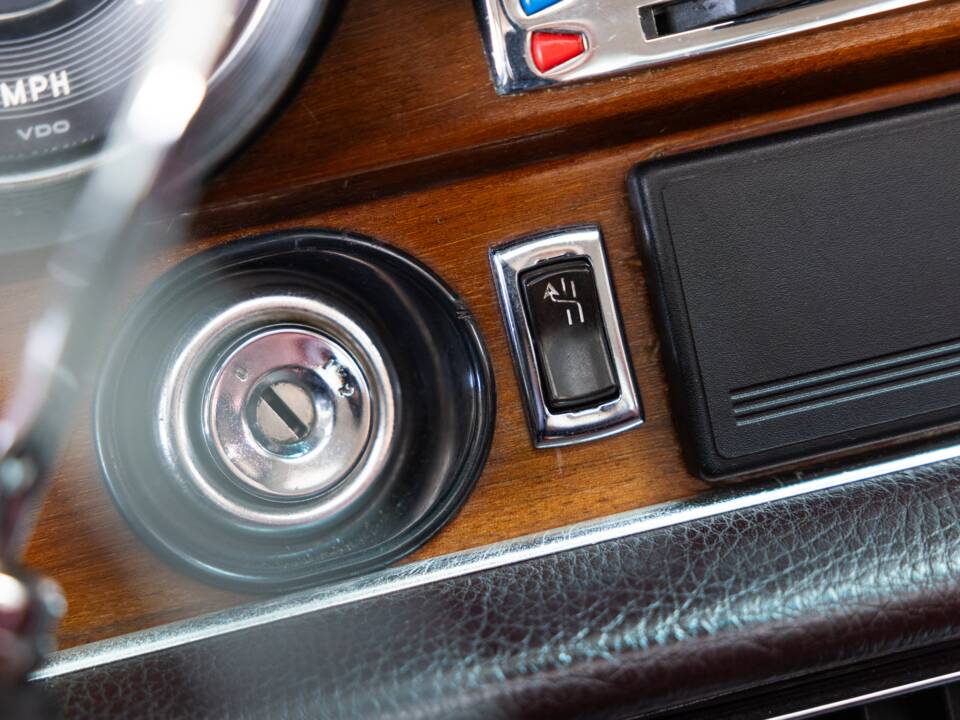 Image 17/27 of Mercedes-Benz 280 SEL 4,5 (1972)