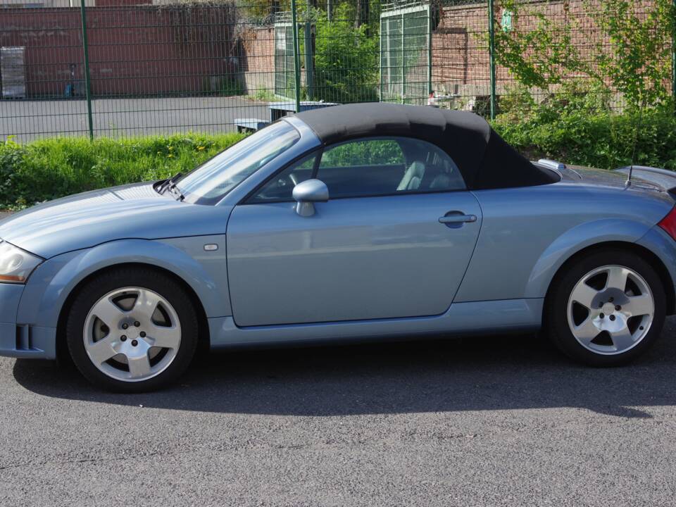 Image 3/20 de Audi TT 3.2 quattro (2004)