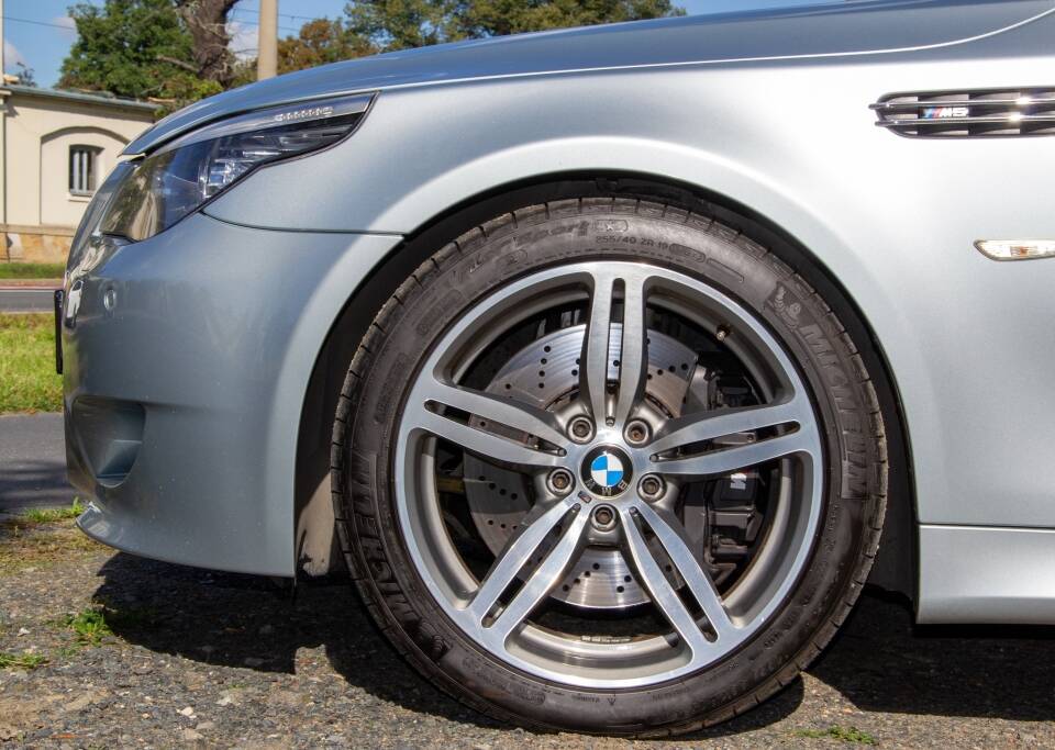 Afbeelding 13/41 van BMW M5 Touring (2008)