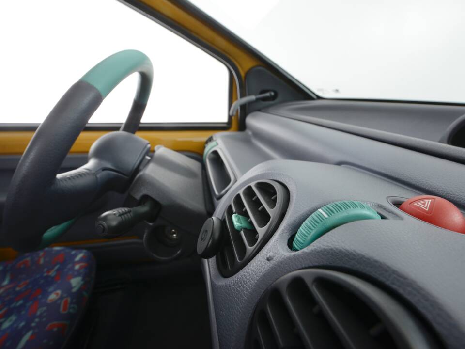 Immagine 26/30 di Renault Twingo (1993)