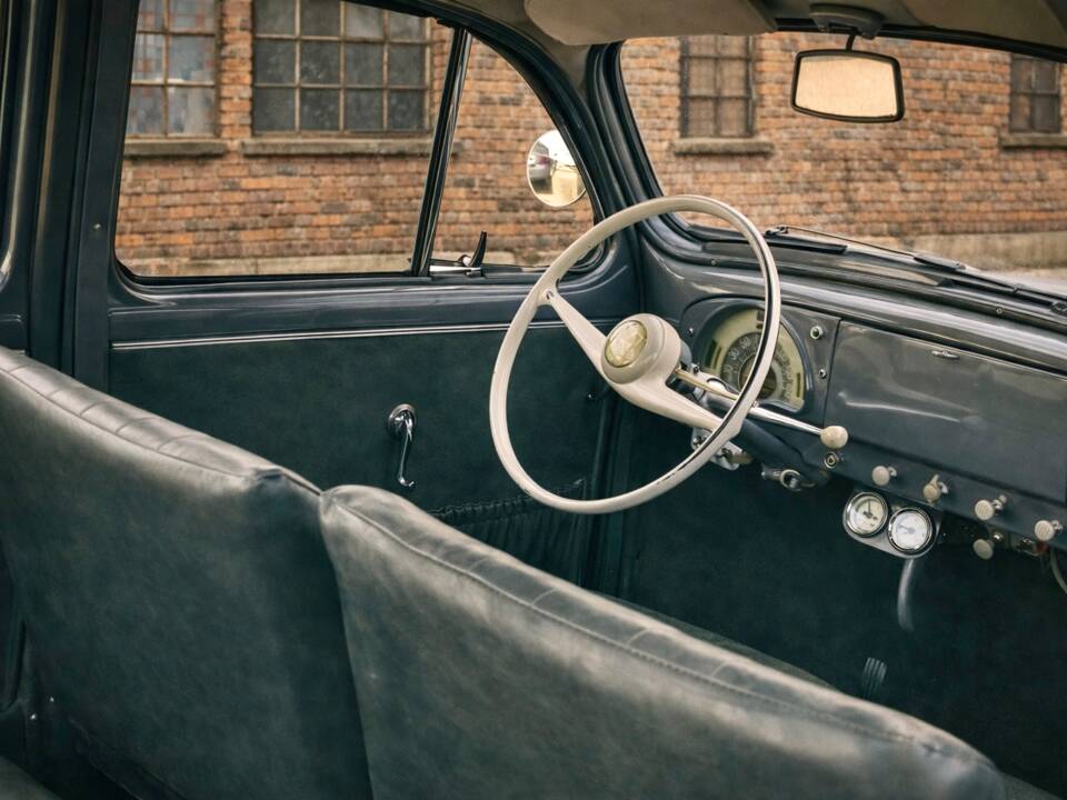 Image 24/28 de Peugeot 203 Familiale (1953)