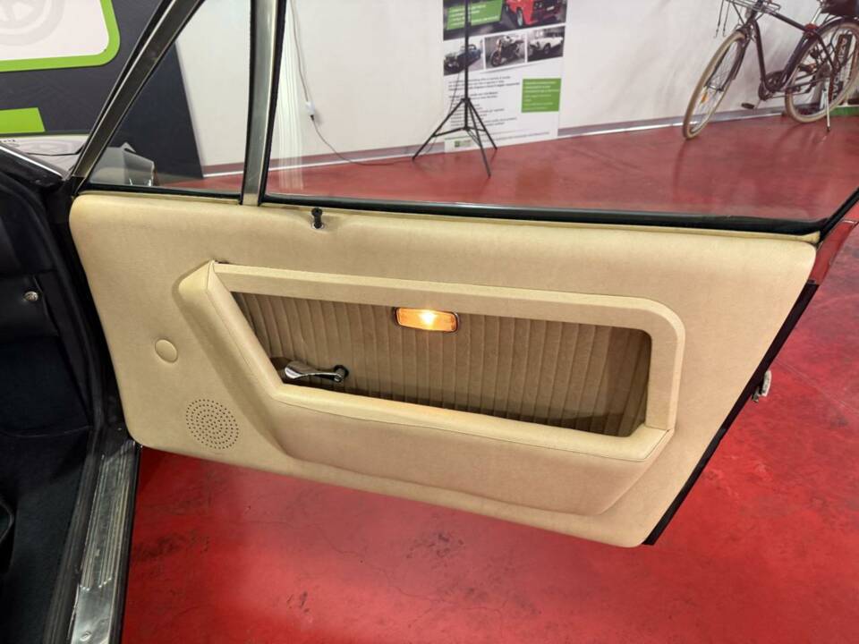 Bild 25/50 von Ferrari Dino 208 GT4 (1980)