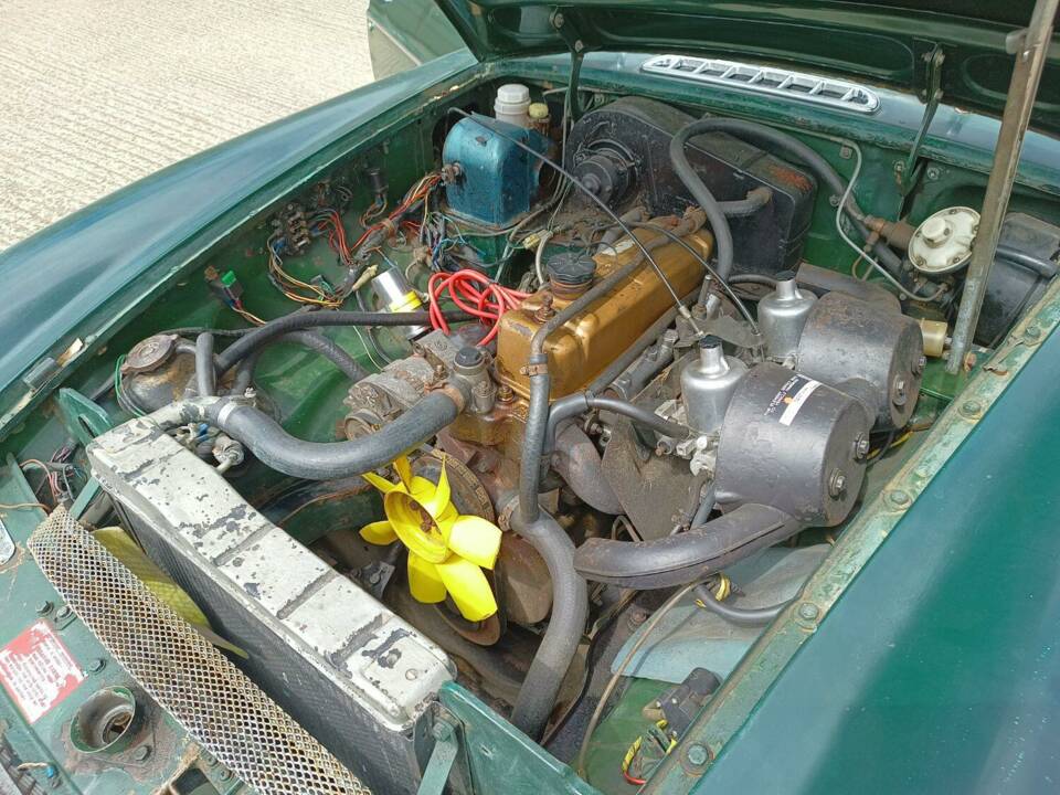 Image 21/21 of MG MGB (1977)