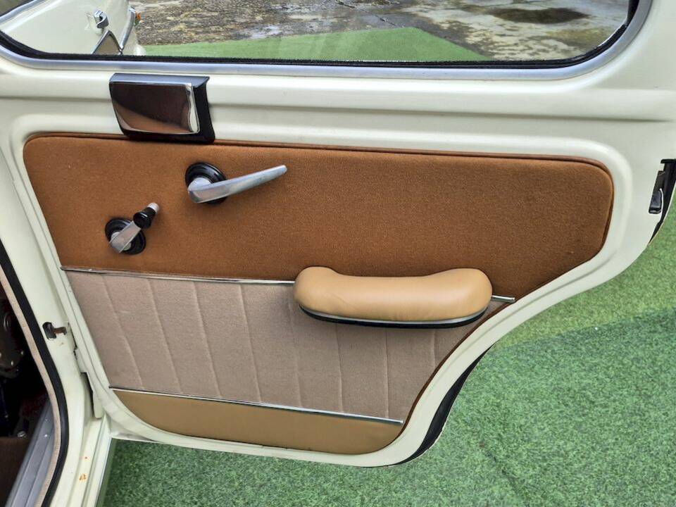 Image 43/55 of FIAT 1100-103 (1959)