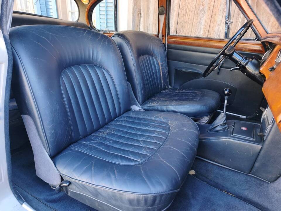 Image 7/27 of Jaguar Mk II 2.4 (1967)