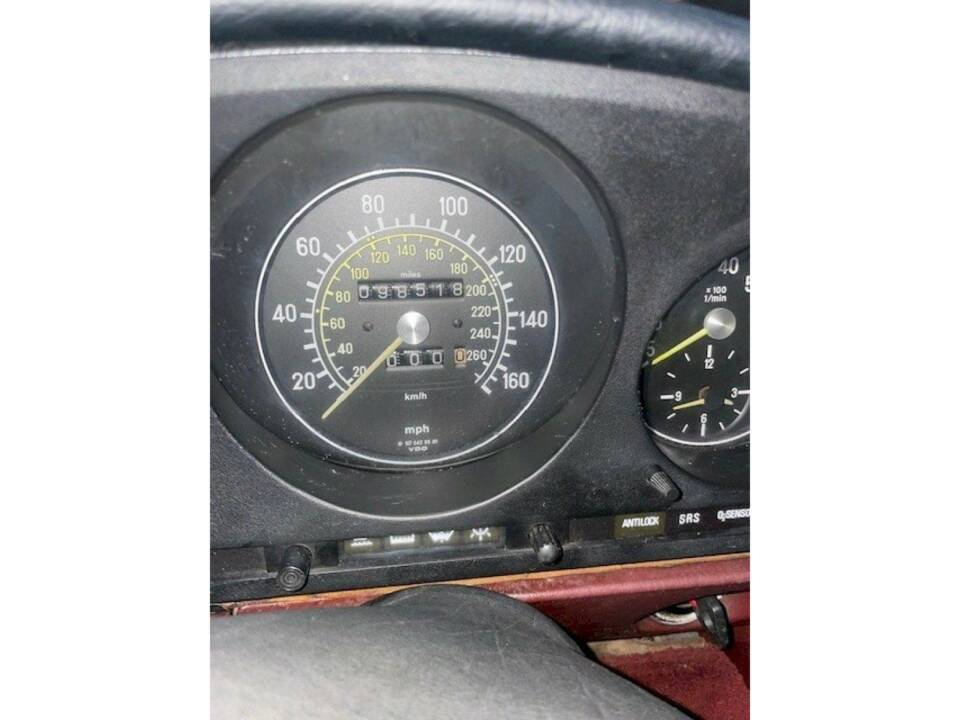 Bild 23/36 von Mercedes-Benz 560 SL (1986)