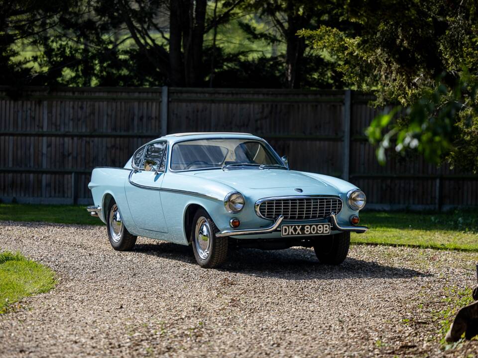 Image 13/50 of Volvo 1800 S (1964)