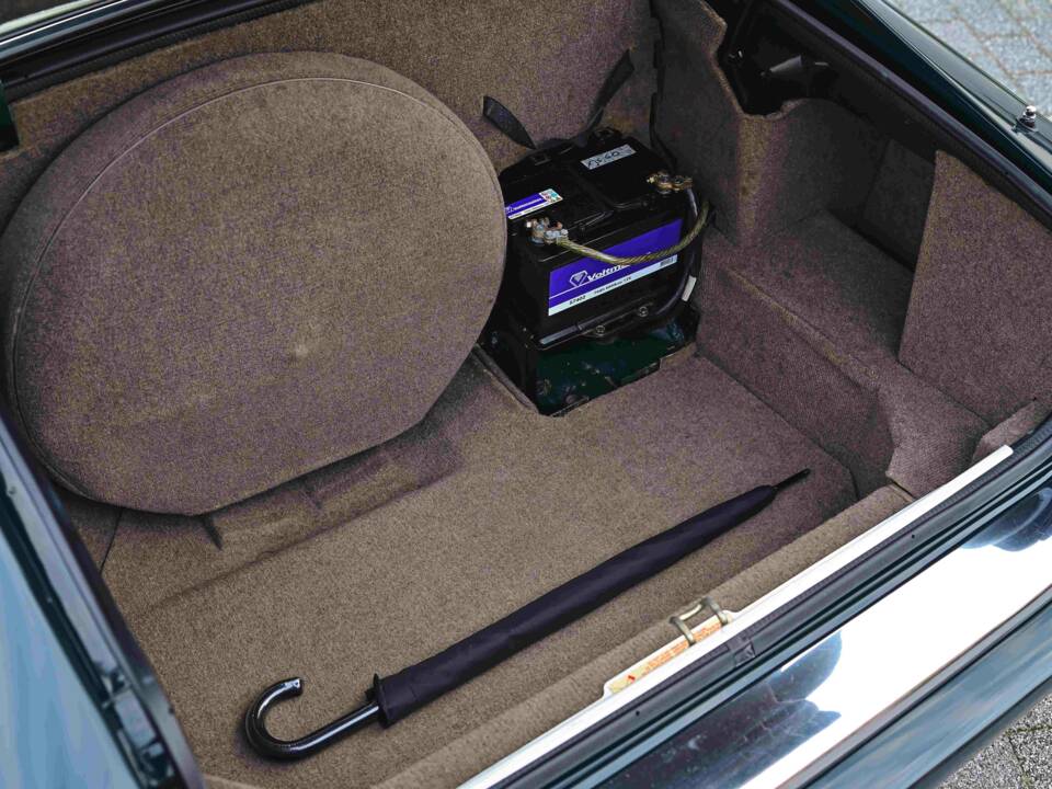 Image 21/55 of Jaguar XJS 6.0 (1994)