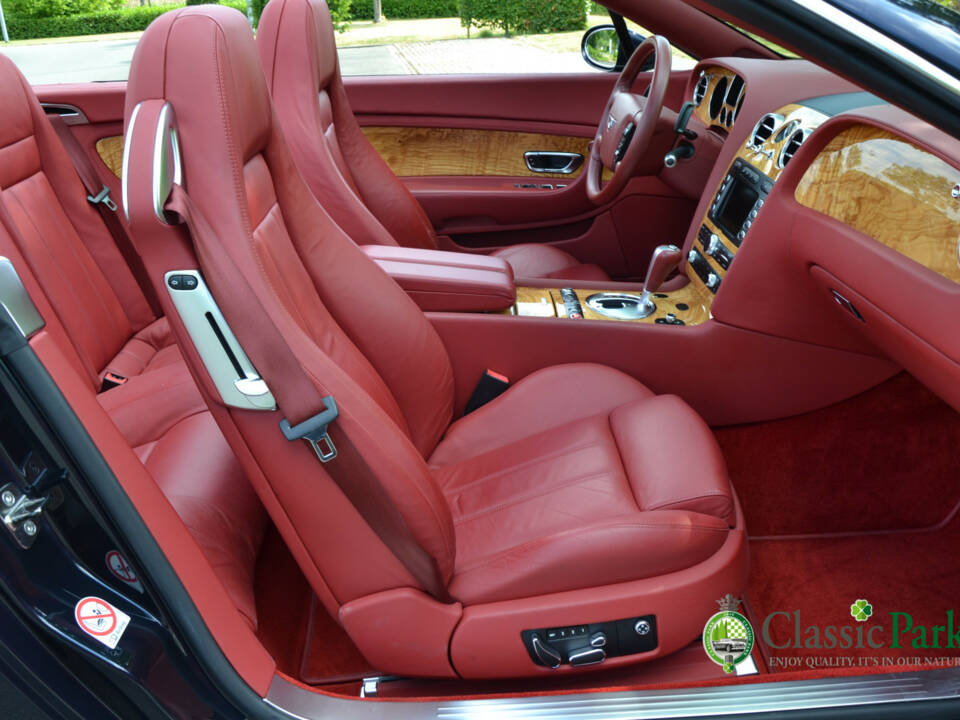 Bild 31/50 von Bentley Continental GTC (2007)