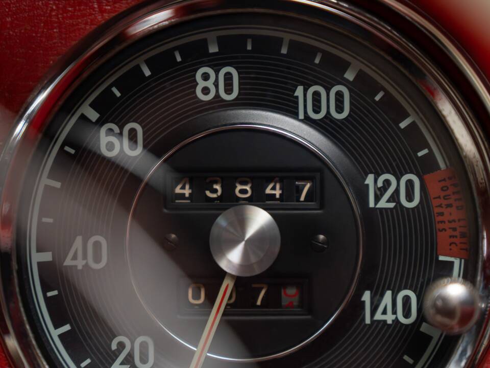 Image 37/47 of Mercedes-Benz 300 SL Roadster (1963)