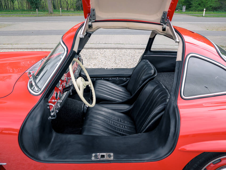 Image 18/38 of Mercedes-Benz 300 SL &quot;Gullwing&quot; (1955)