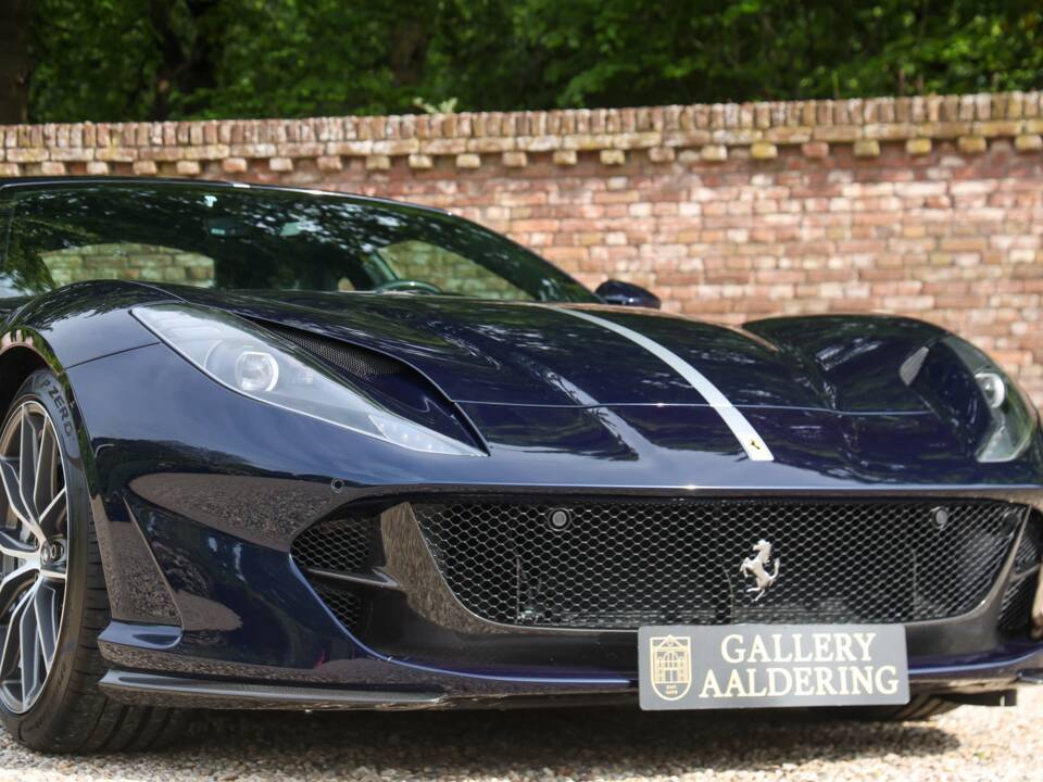 Image 35/50 of Ferrari 812 Superfast (2020)