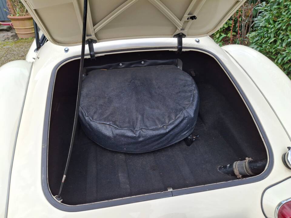 Image 17/22 de MG MGA 1600 (1962)