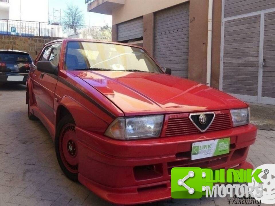Imagen 2/10 de Alfa Romeo 75 1.8 Turbo Evoluzione (1987)