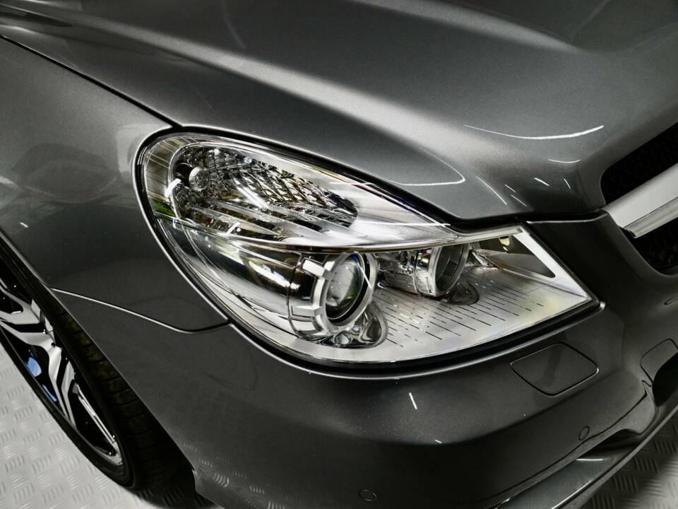Image 48/50 of Mercedes-Benz SL 500 (2008)