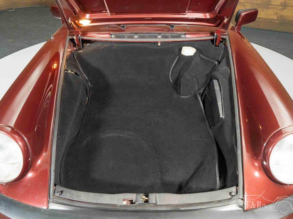 Image 6/19 of Porsche 911 Carrera 3.2 (1984)