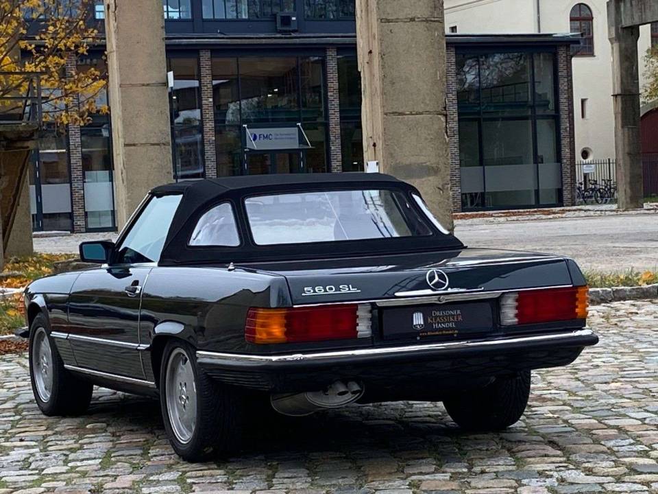 Image 7/17 of Mercedes-Benz 560 SL (1986)