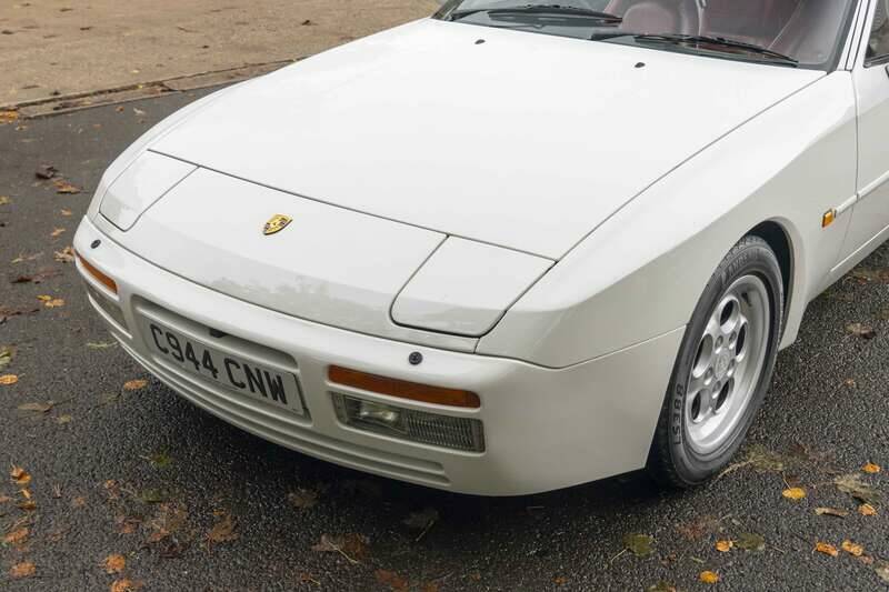 Image 31/41 of Porsche 944 Turbo (1986)