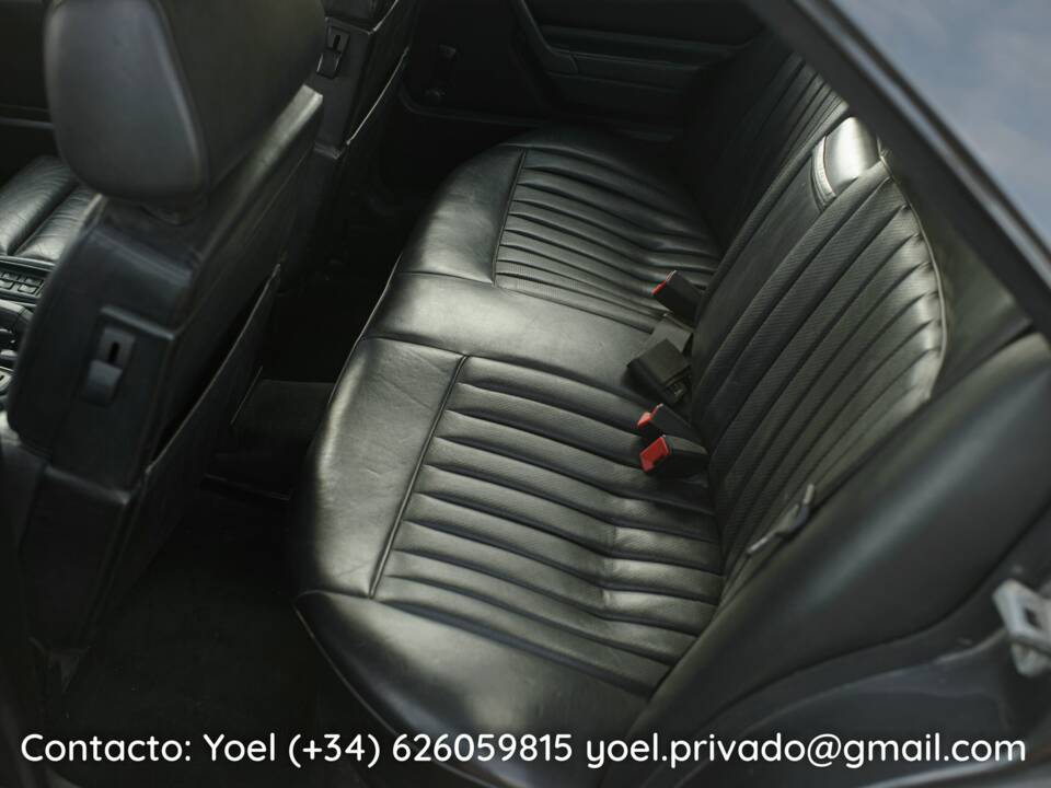 Image 26/41 of Mercedes-Benz 190 E 2.6 (1987)