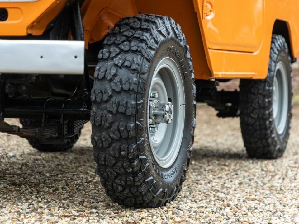Image 21/50 of Toyota Land Cruiser FJ 40 (1980)