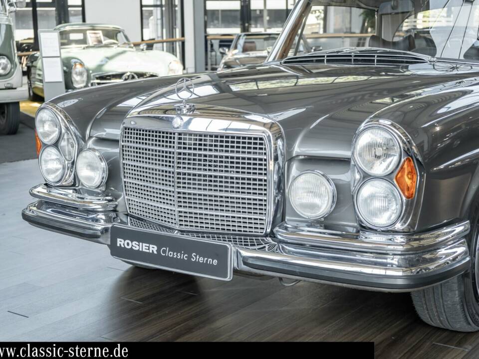 Bild 9/15 von Mercedes-Benz 280 SE 3,5 (1970)