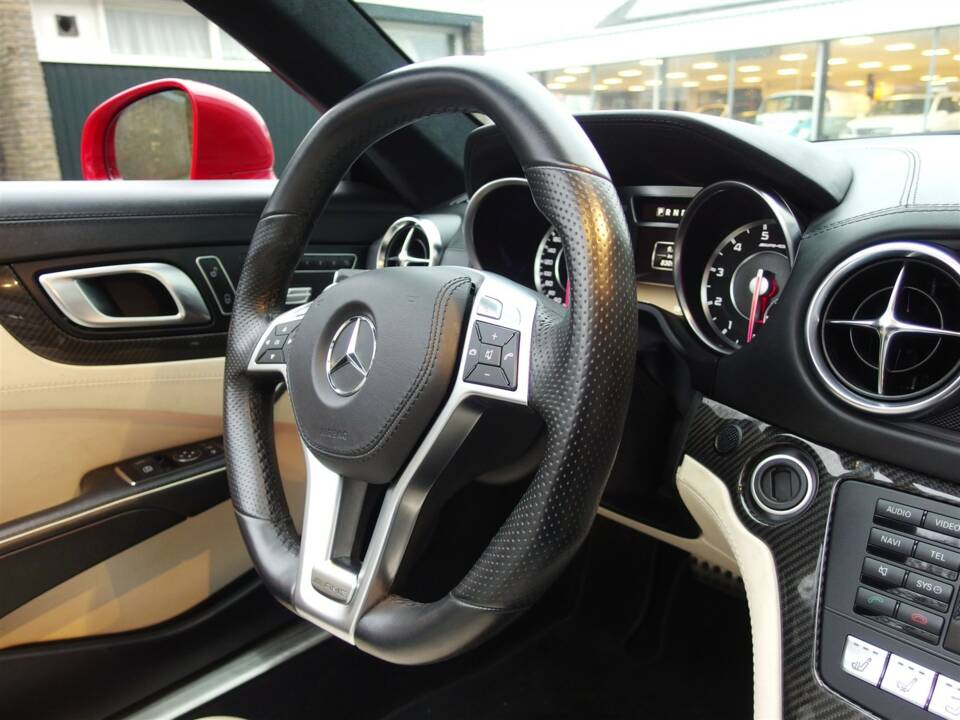 Image 49/99 of Mercedes-Benz SL 63 AMG (2012)