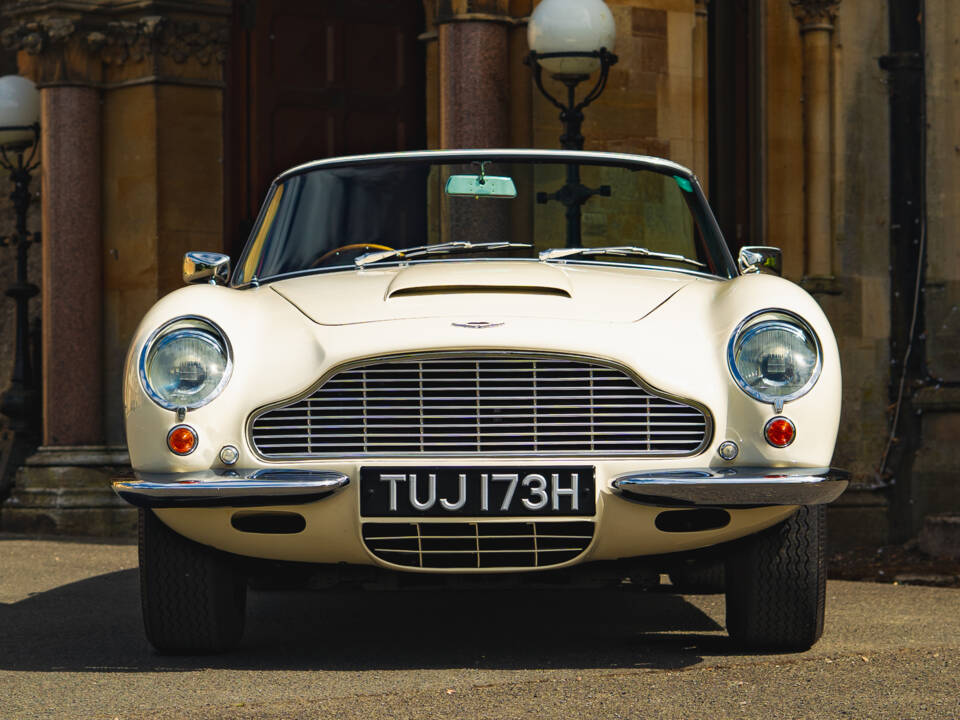 Bild 24/62 von Aston Martin DB 6 Mk II Volante (1970)