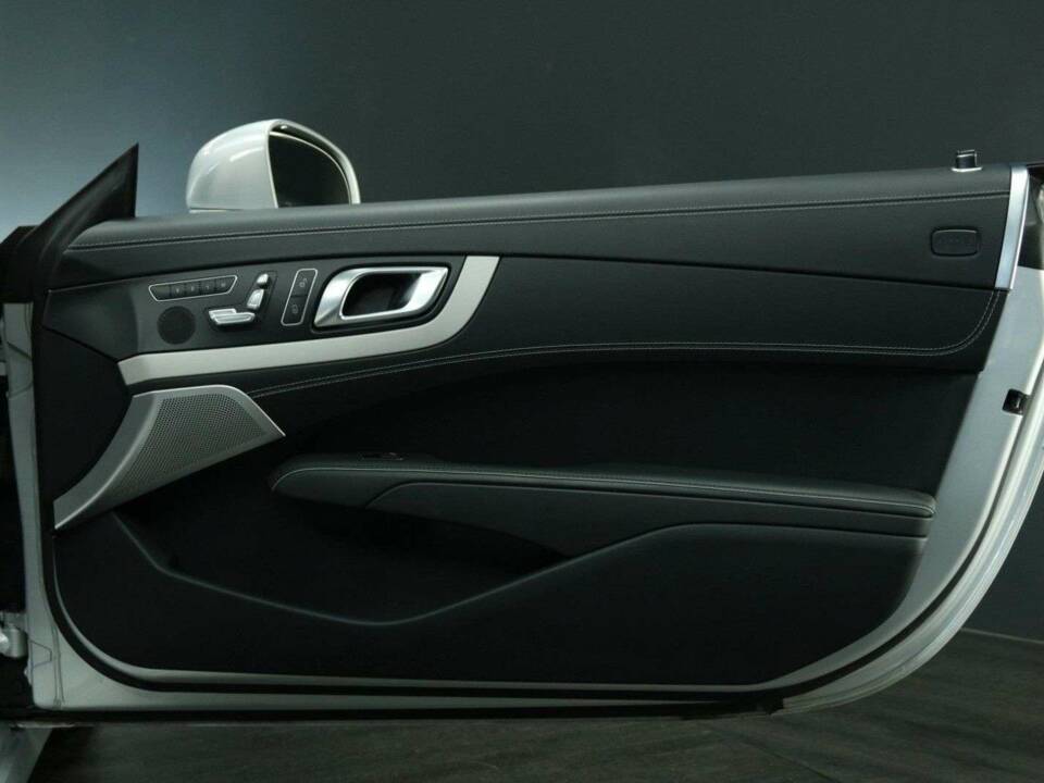 Bild 32/50 von Mercedes-Benz SL 500 (2015)